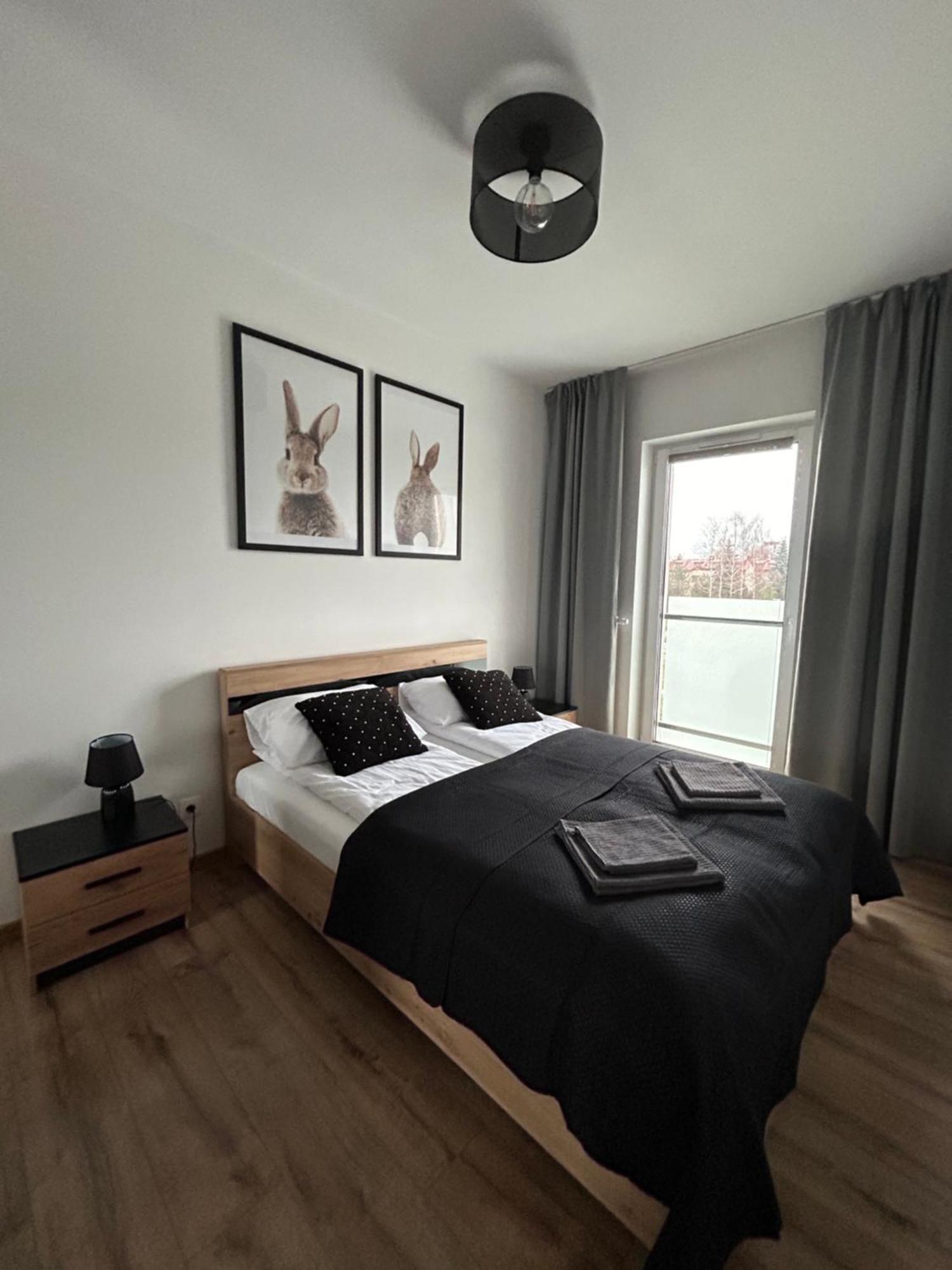 Apartamenty 77 เชสโตฮอวา ภายนอก รูปภาพ