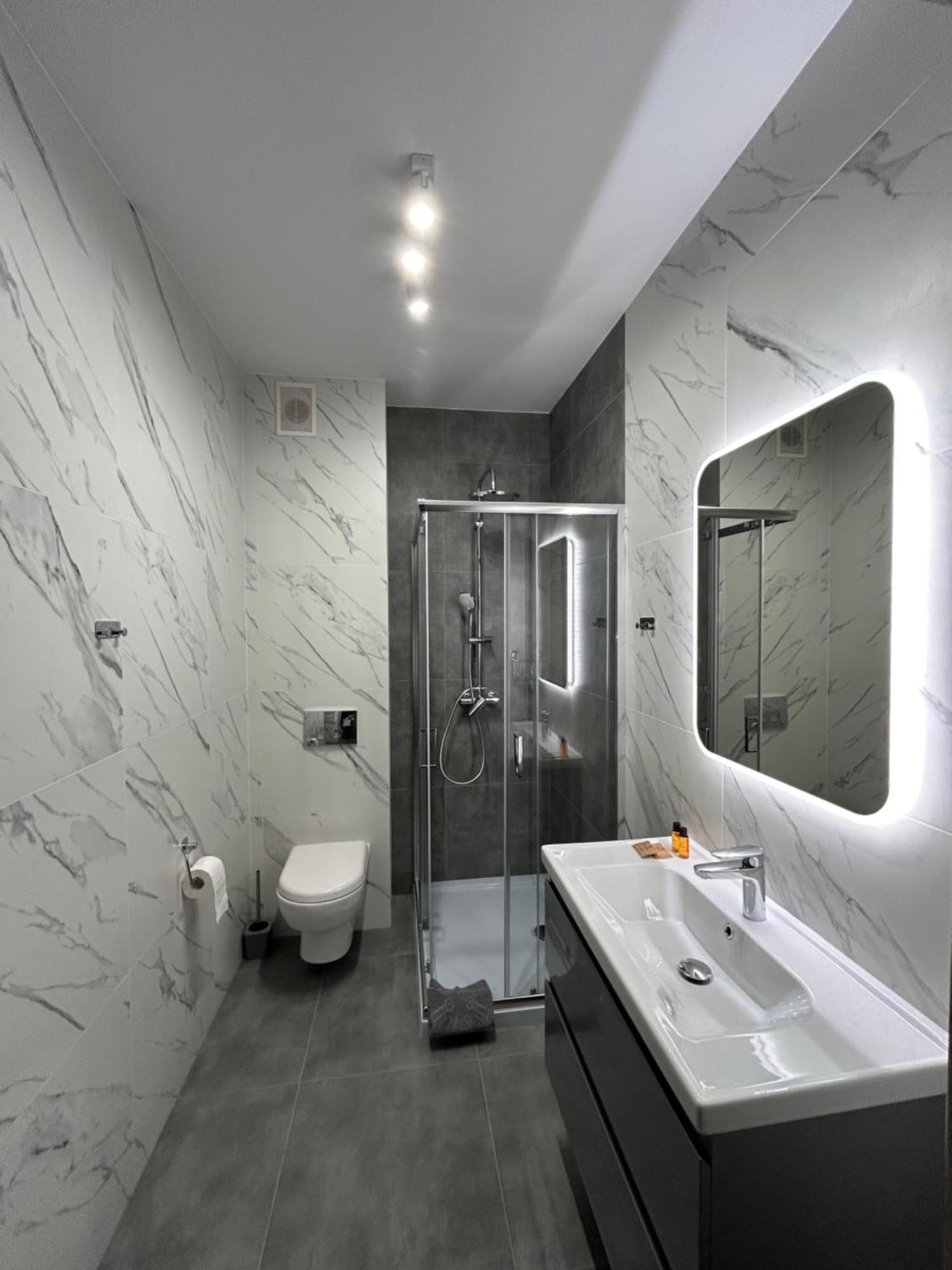 Apartamenty 77 เชสโตฮอวา ภายนอก รูปภาพ